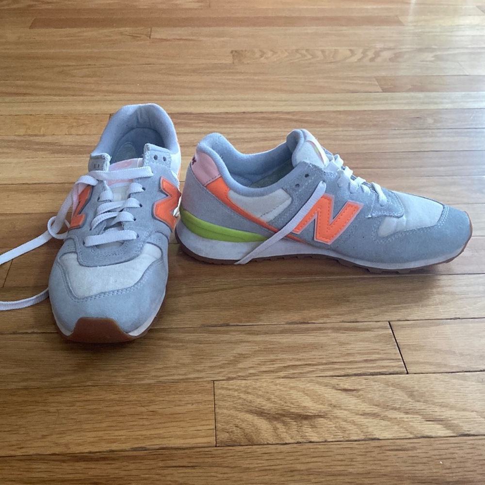 New balance 696